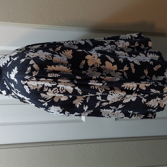 Ladies long sleeve printed linen top - Picture 2 of 4